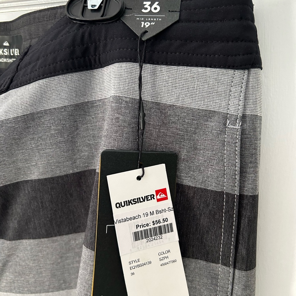 QUIKSILVER men’s board shorts.